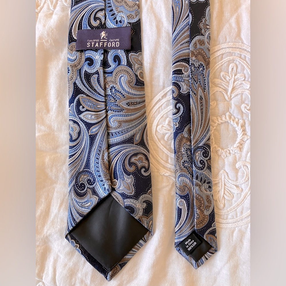 Stafford 100% silk tie
